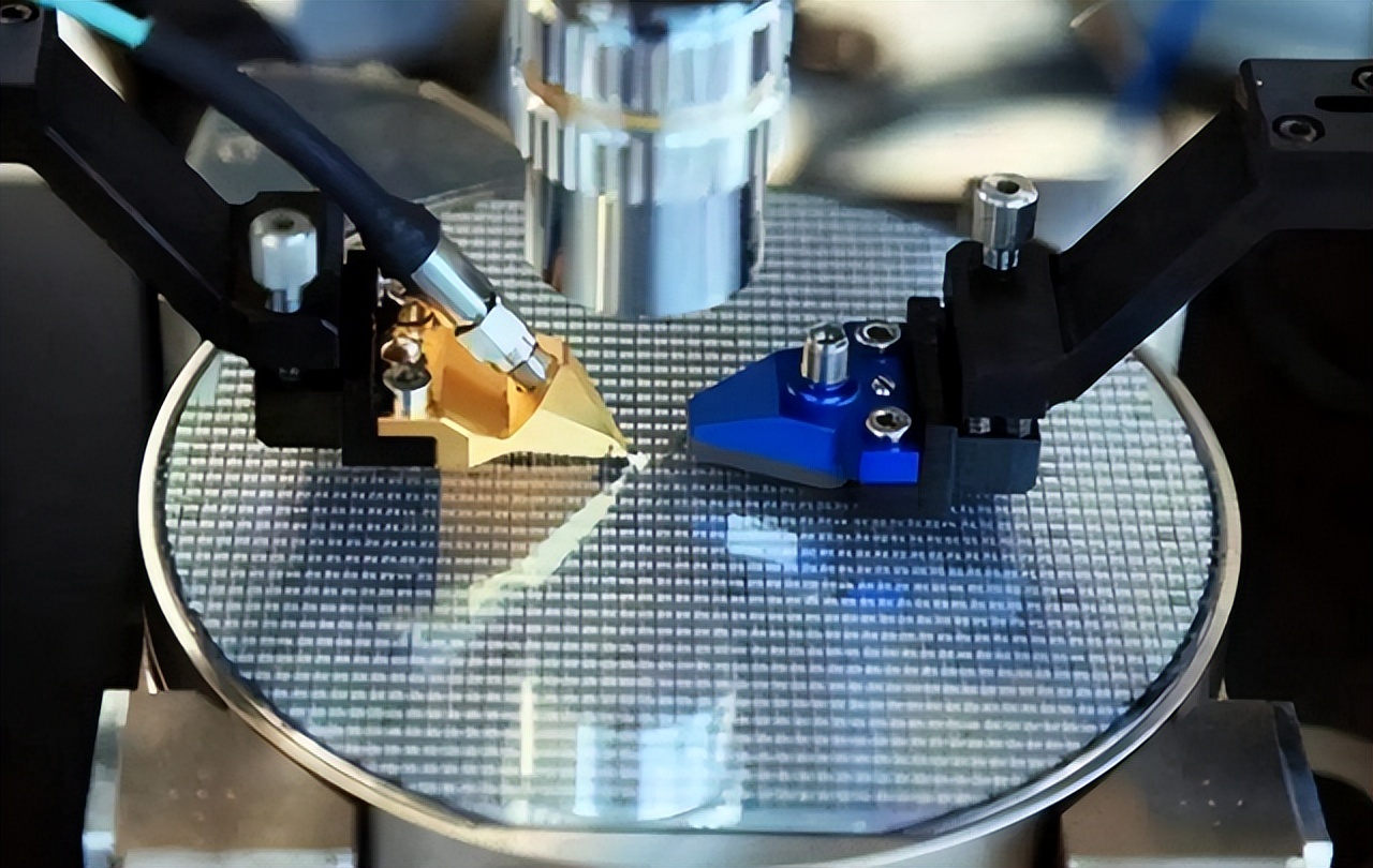 台積電真(zhen)的慌了,它(tā)可能真的(de)要求助于(yú)中國芯片(piàn)了