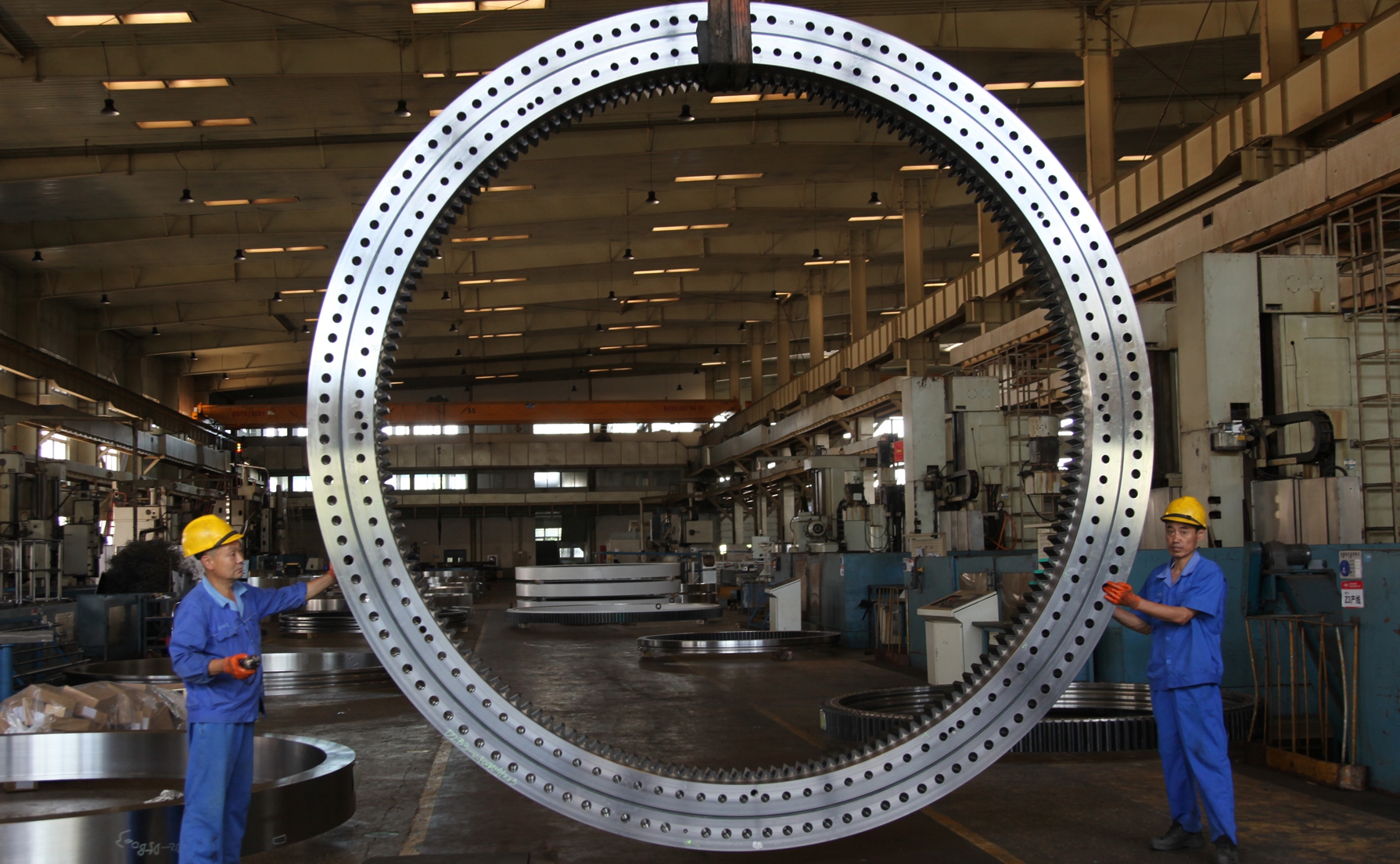 中國(guo)至今仍未攻(gong)克的尖端裝(zhuang)備：高端軸承(chéng)，德日用十倍(bei)高價賣給中(zhōng)國